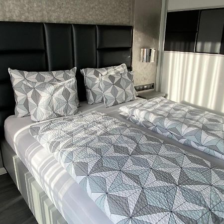 Noir Silvery Apartman Szeged Exteriör bild